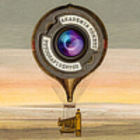 2019.10.01. W ramach debiutu Mobilnej Galerii Akademii Odkryć Fotograficznych zapraszamy na wystawę fotografii Wojciecha Grzędzińskiego pt. „Bliżej domu boli bardziej”. Wernisaż wystawy: 01.10.2019. godz. 18:00 Plac przed Centrum Kultury w Lublinie.